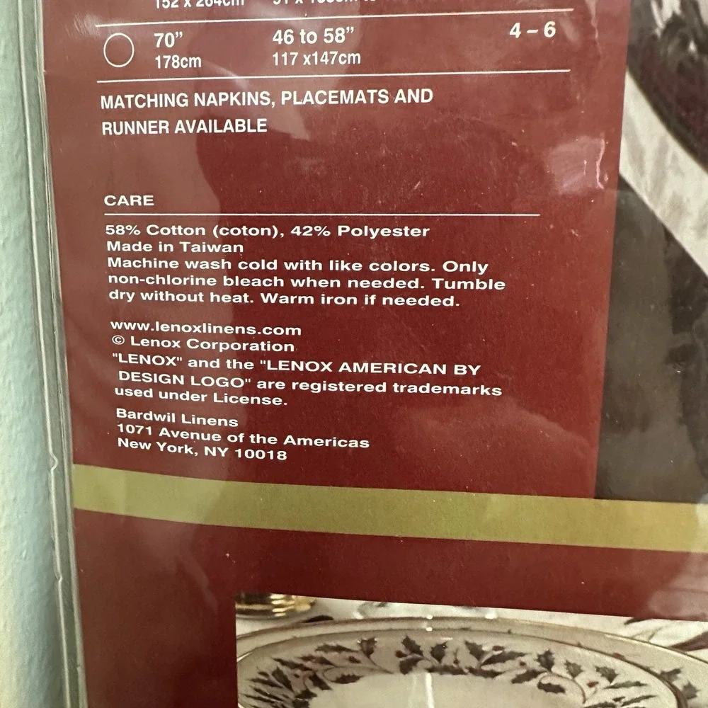 Lenox Holiday Nouveau Tartan Tablecloth 60 X 84 & 4- Napkins NEW